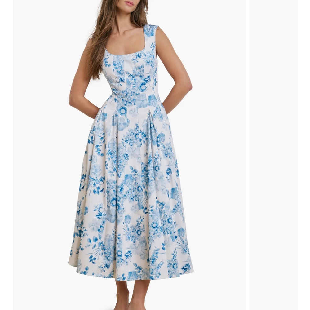 Favorite daughter The Muse Floral Stretch Cotton
Midi Dress Blue White Floral